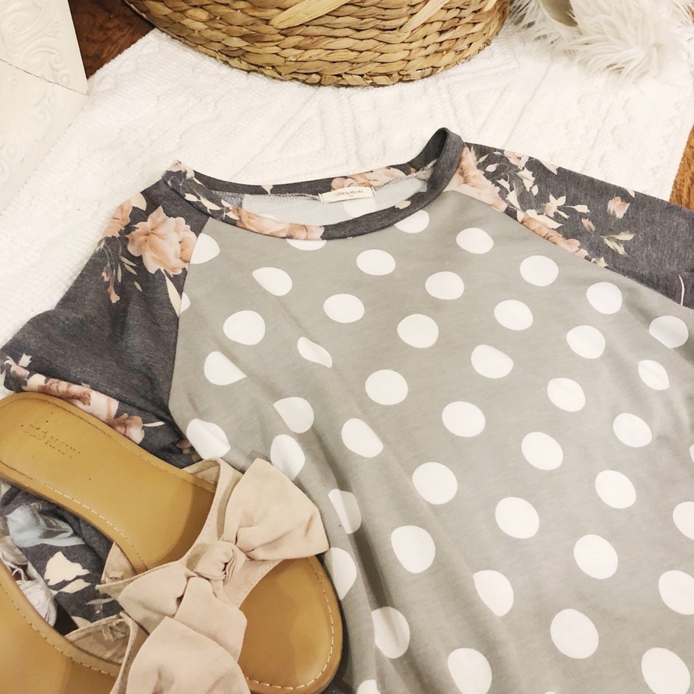 •Floral & Grey Top•